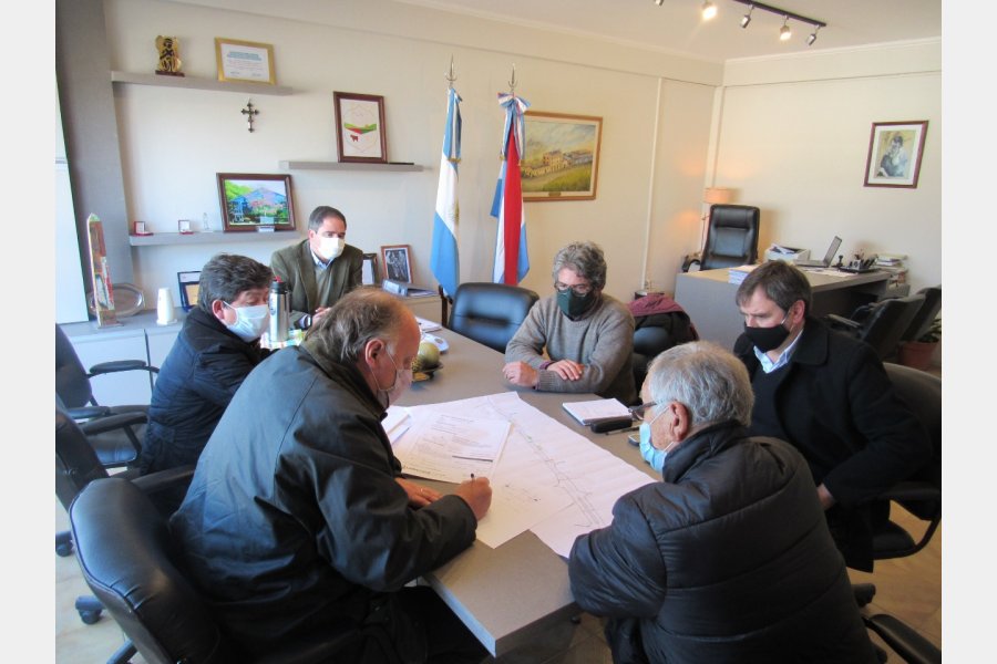 Coordinan acciones y logística para dar inicio a la puesta en valor de calle Presidente Perón