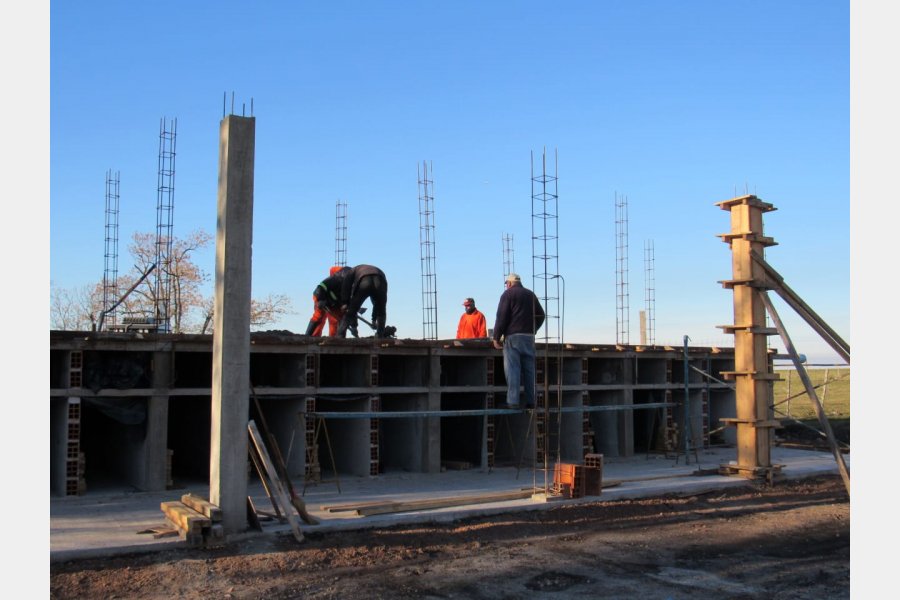 Avance de la obra nuevos 96 nichos en el cementerio local 