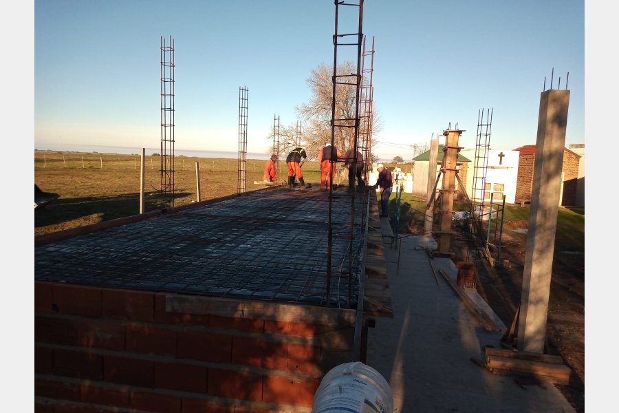 Avance de la obra nuevos 96 nichos en el cementerio local 