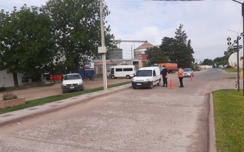 Se realizan controles en los accesos y calles de Larroque