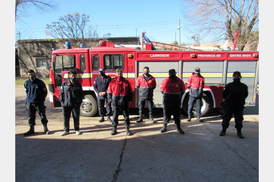 Larroque saludo a los Bomberos Voluntarios en su día