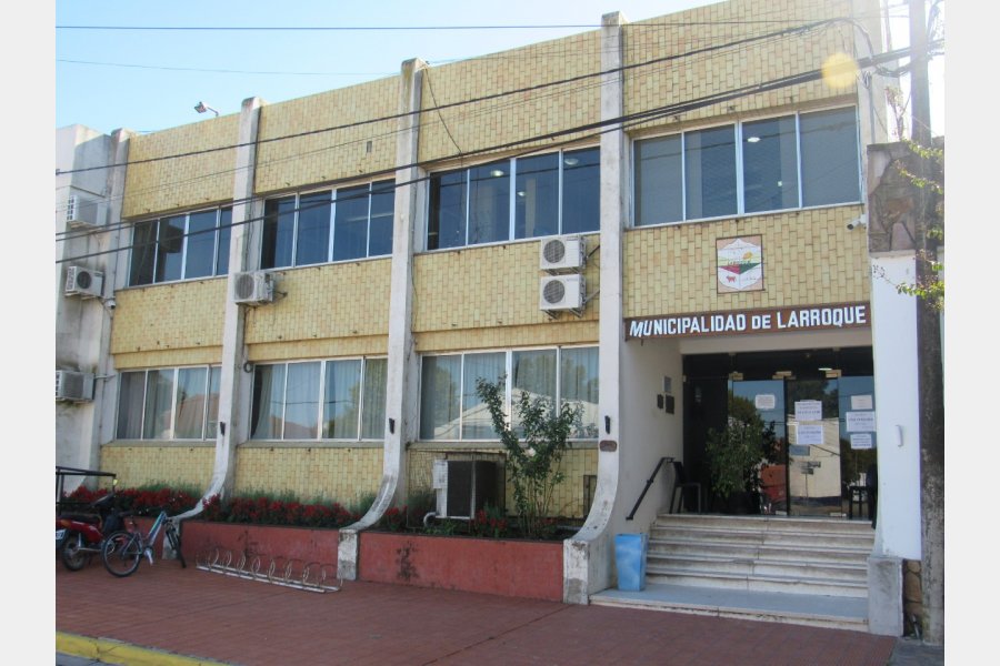 Los trabajadores municipales de Larroque reciben un aporte en los salarios de junio
