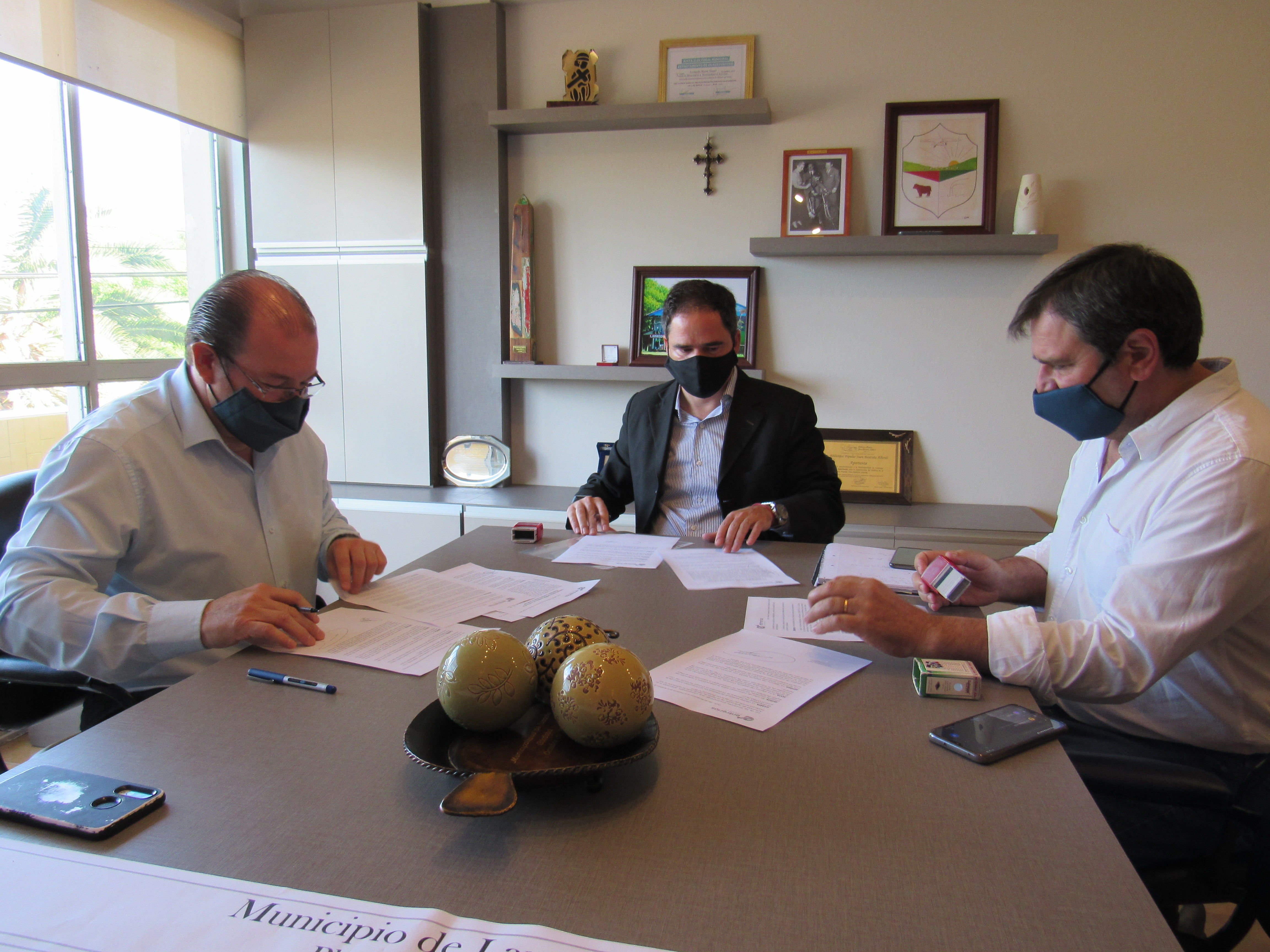 Un convenio firmado por la Municipalidad de Larroque permitirá la creación de Defensa del Consumidor en la ciudad