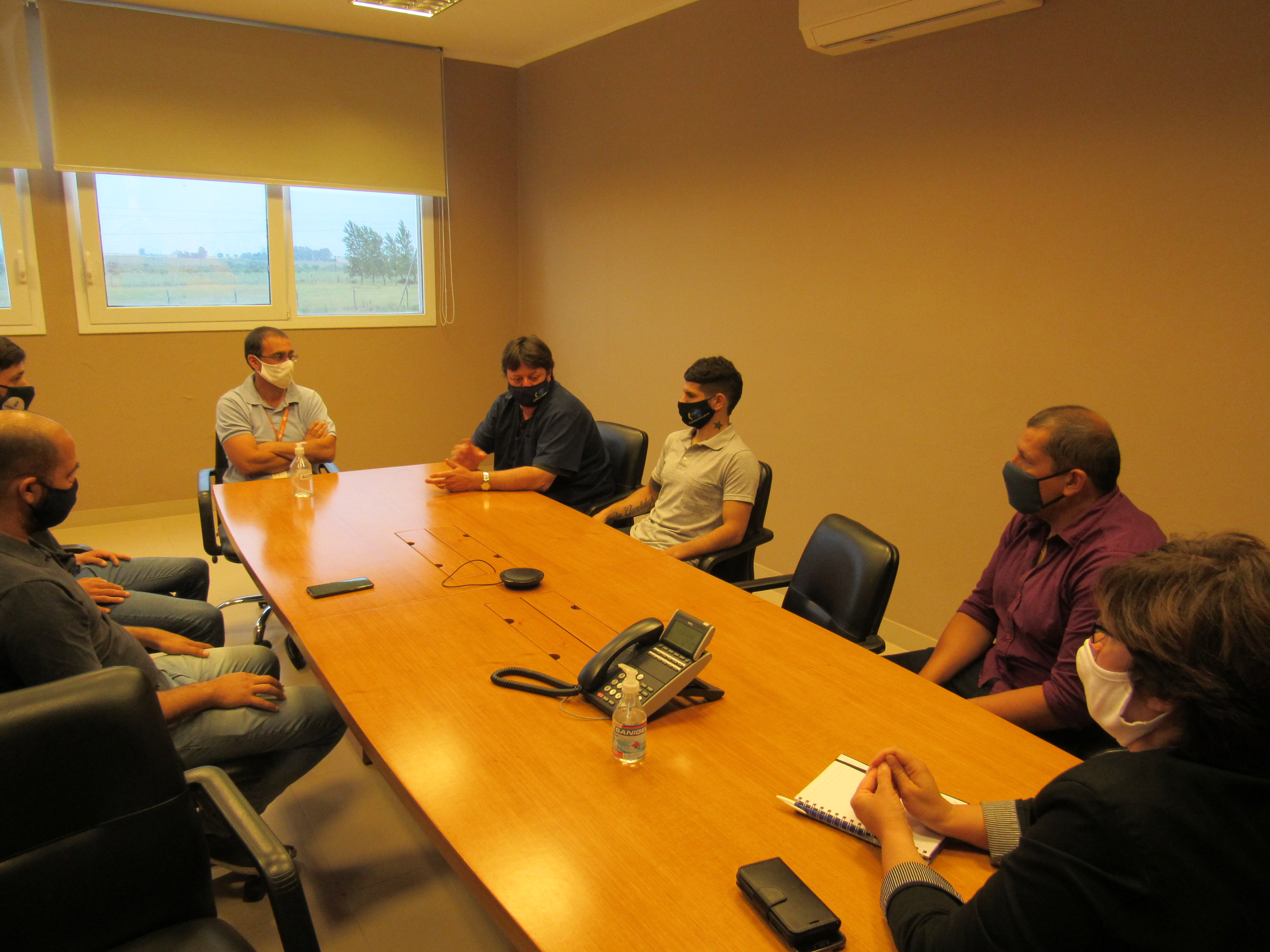 El equipo de Salud municipal mantuvo un encuentro con autoridades de la empresa Domvil 