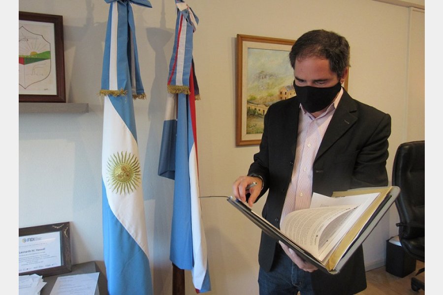 El intendente de Larroque recibió el alta y retomó las actividades en su despacho 