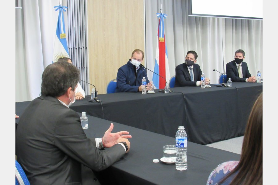 El gobernador Bordet rubricó convenios con nación para iniciar obras de escuelas de educación técnica que incluye la N° 4 de Larroque 