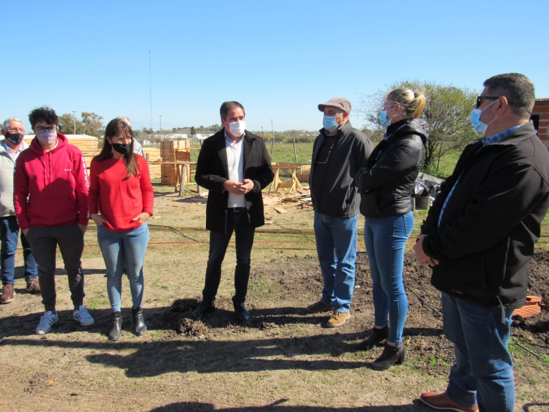 En la visita de funcionarios de Planeamiento provincial se recorrieron diversas obras de Larroque