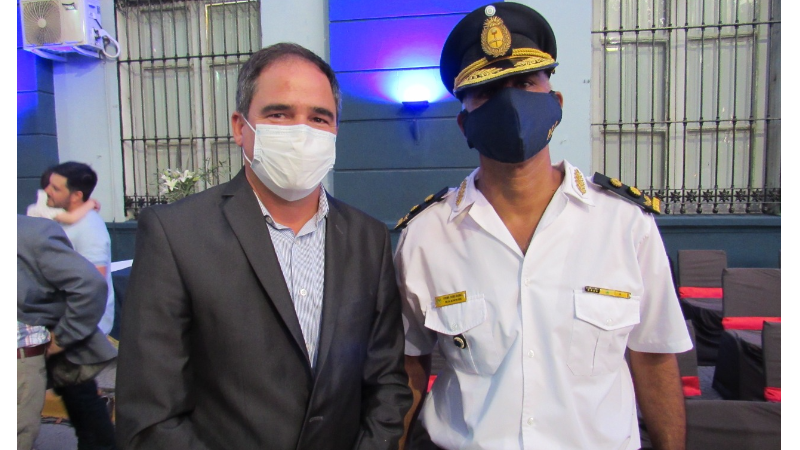 El intendente de Larroque participó de la asunción del nuevo Jefe de Policía Departamental