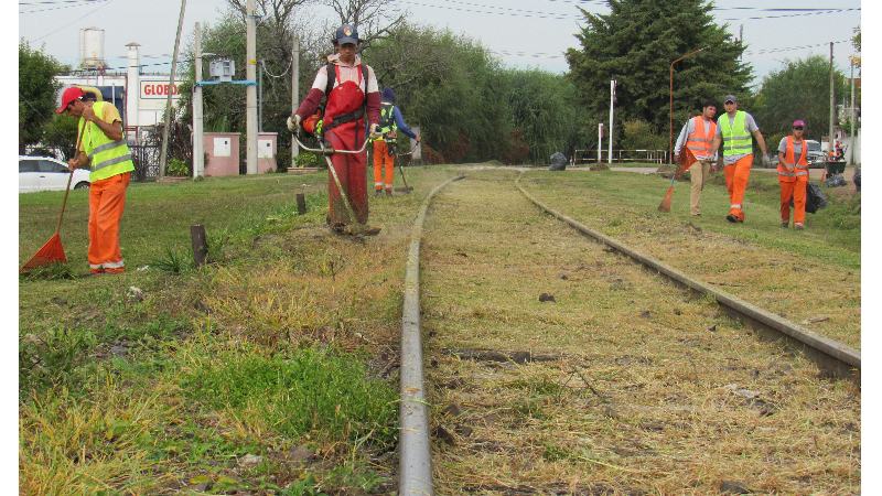 La Municipalidad desarrolla un amplio operativo de limpieza y mantenimiento de calles y espacios públicos