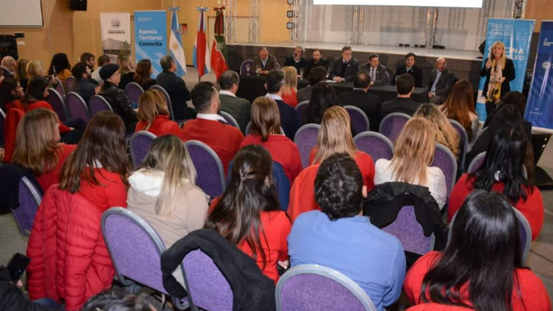Larroque participó de la presentación del Programa “Fomentar empleo”