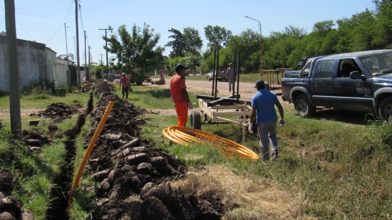 Avanza en Larroque la obra de 10 mil metros de extensión de la red de gas natural a la espera de ampliarla en un 40%