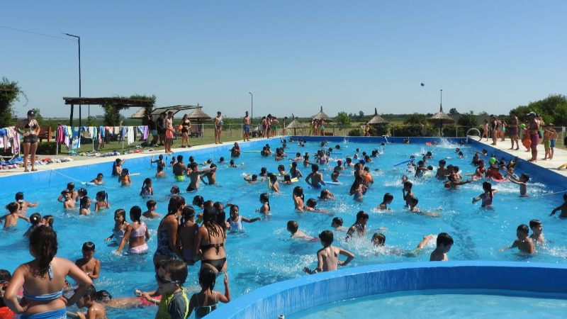 Colonia de Vacaciones en el Polideportivo de Larroque