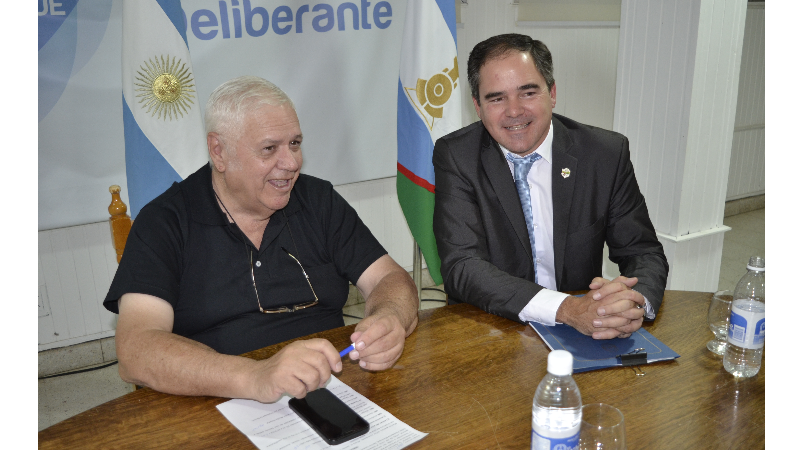 El intendente de Larroque, Leonardo Hassell, abrió el período de sesiones ordinarias 2023 del Concejo Deliberante