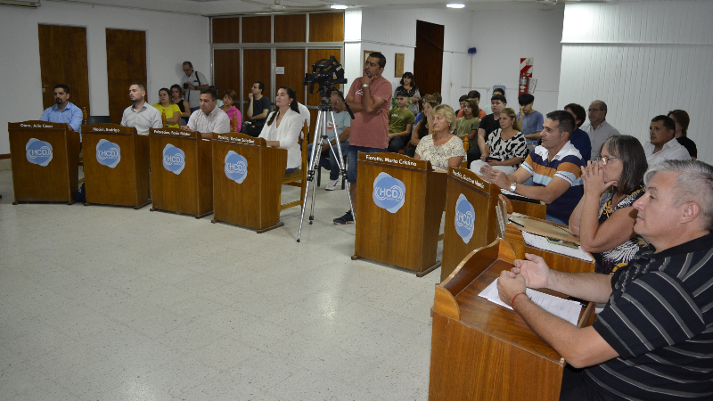 El intendente de Larroque, Leonardo Hassell, abrió el período de sesiones ordinarias 2023 del Concejo Deliberante