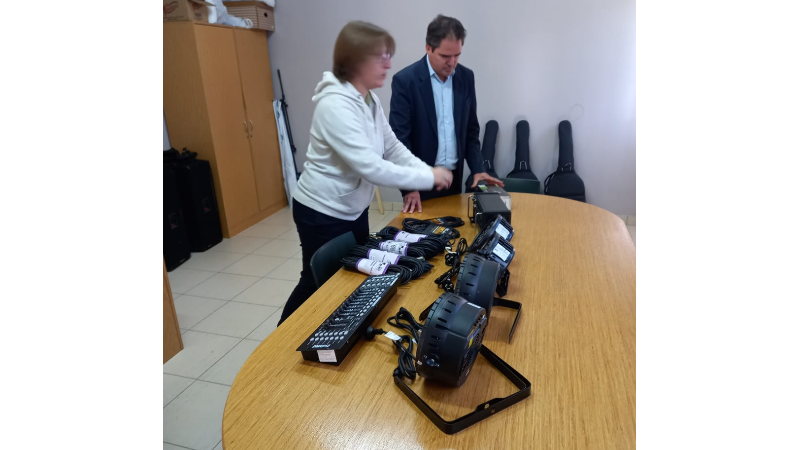 La Sala de Teatro “Padre Alberto Paoli” de Larroque cuenta con nuevo equipamiento de última generación