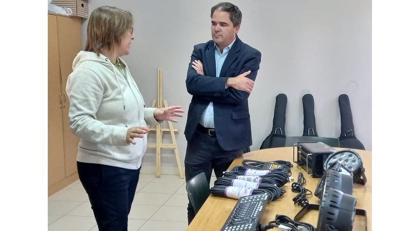 La Sala de Teatro “Padre Alberto Paoli” de Larroque cuenta con nuevo equipamiento de última generación