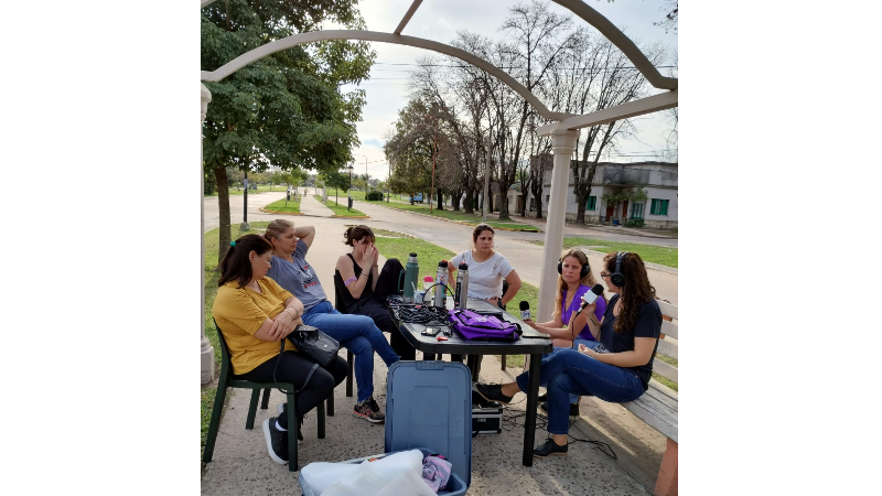 Exitosa iniciativa de la Radio Abierta en Larroque por la convocatoria nacional “Ni Una Menos”