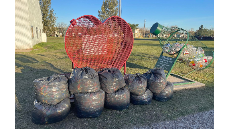 Una vez más Larroque envió tapitas para la “Fundación Garrahan”