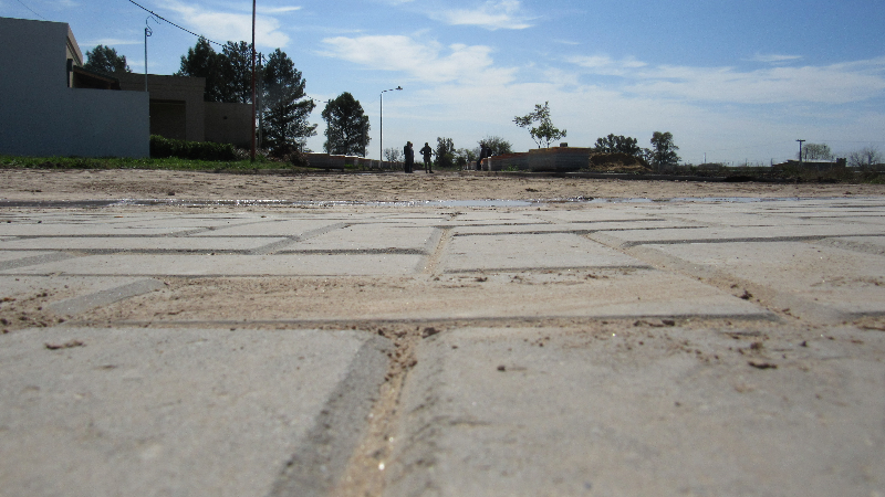 Se habilita nueva cuadra de la obra por consorcio, de pavimentación con adoquines, en calle Batalla de Cepeda