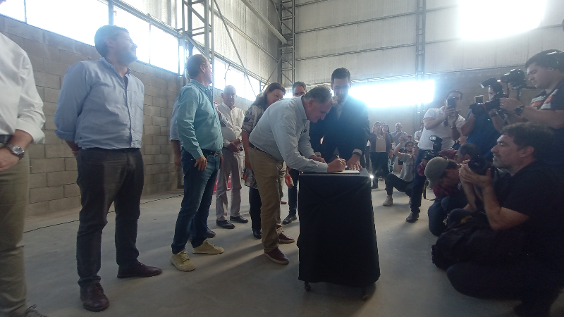 Tras la firma del contrato, se habilita en Larroque el inicio de la obra de enlace de las rutas provinciales 51 y 16