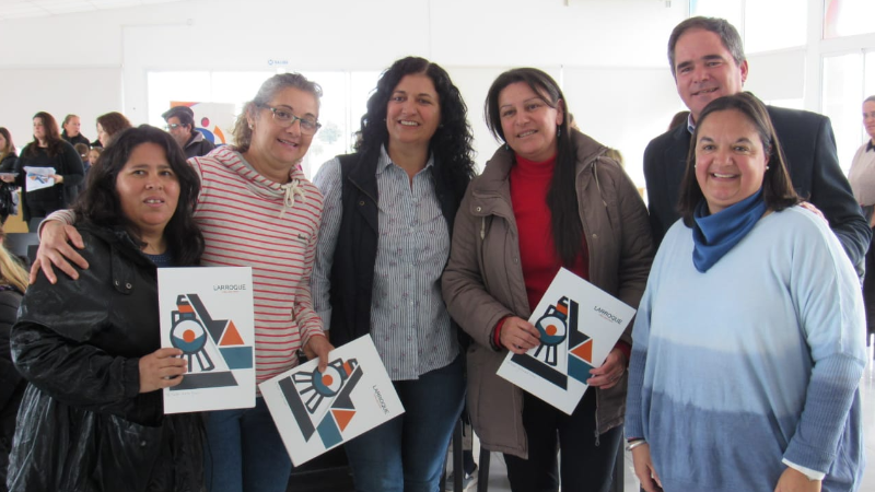 Se entregaron 40 microcréditos por casi 4 millones y elementos del Programa “Banco de Maquinarias, Herramientas y Materiales”