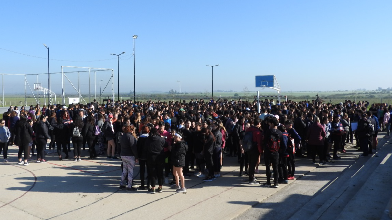 Dos intensas jornadas de intercolegiales con más de 700 participantes se desarrollaron en el Poli de Larroque