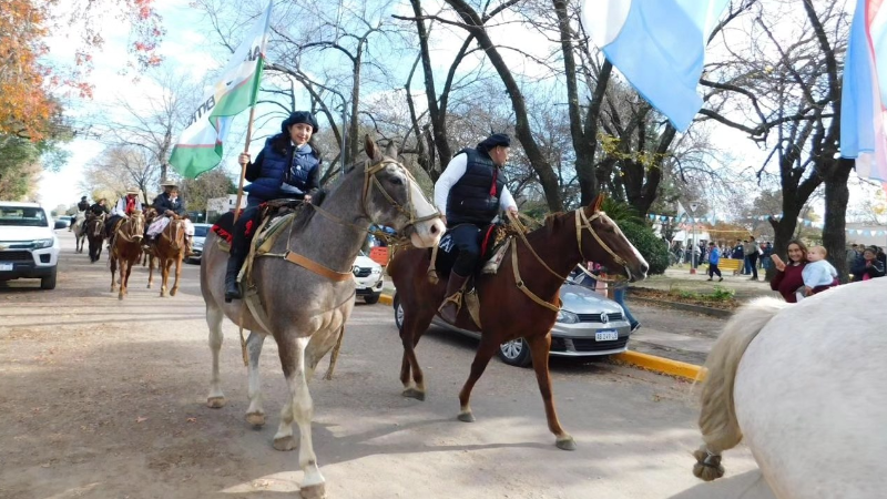 EL MUNICIPIO DE LARROQUE CONMEMORÓ LA REVOLUCIÓN DE MAYO