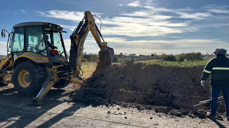 OBRAS PUBLICAS: EL MUNICIPIO REALIZA OBRAS DE CLOACAS EN DIFERENTES ZONAS DE LA CIUDAD