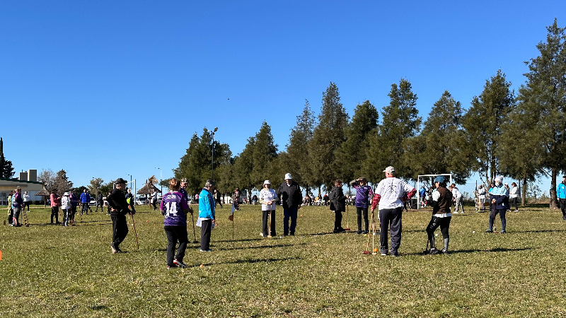 ENCUENTRO DEPORTIVO Y RECREATIVO DE ADULTOS MAYORES EN EL POLIDEPORTIVO MUNICIPAL