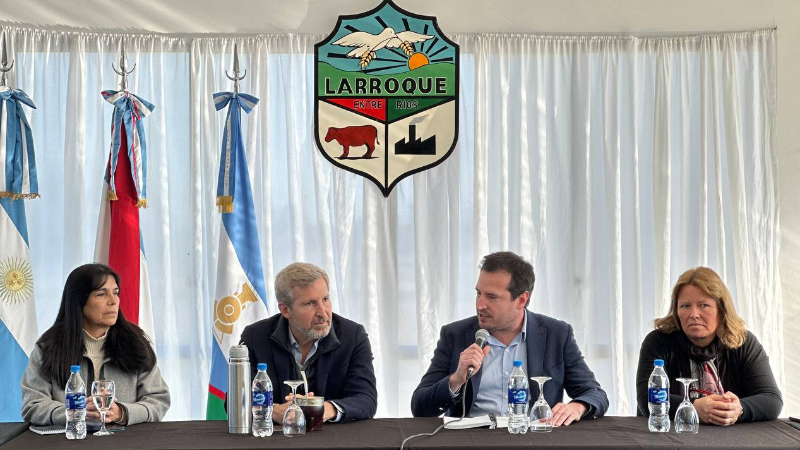 REUNION DE GABINETE CONJUNTO EN LARROQUE