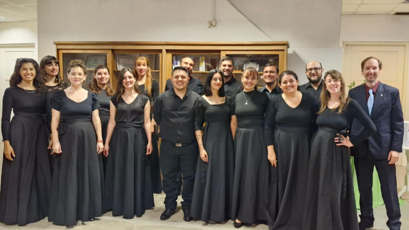"UNIDOS POR LA MÚSICA Y LA MEMORIA: EL ENCUENTRO CORAL LINARES CARDOZO EN LARROQUE"