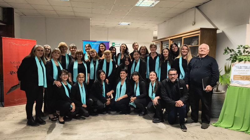 "UNIDOS POR LA MÚSICA Y LA MEMORIA: EL ENCUENTRO CORAL LINARES CARDOZO EN LARROQUE"