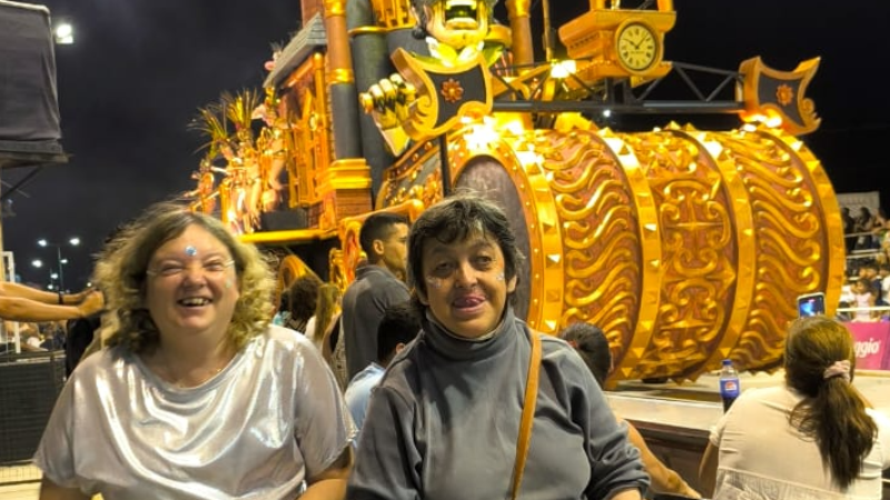 VIAJAMOS AL CARNAVAL DEL PAIS CON EL ESPACIO INCLUSIÓN DE LA MUNICIPALIDAD DE LARROQUE