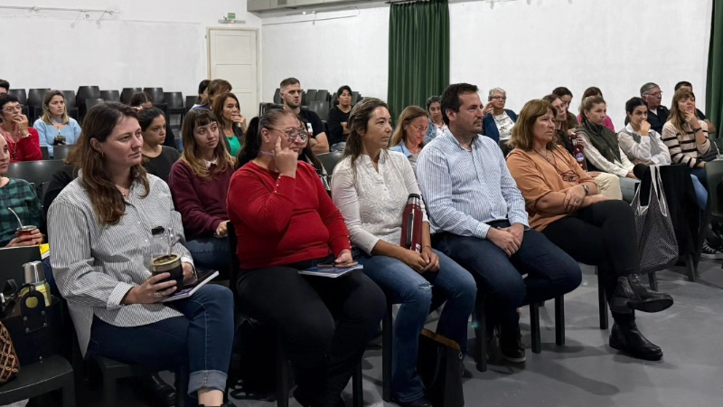 SE REALIZÓ UN CONVERSATORIO SOBRE PREVENCIÓN DEL SUICIDIO EN CONJUNTO CON EQUIPOS DE SALUD MENTAL