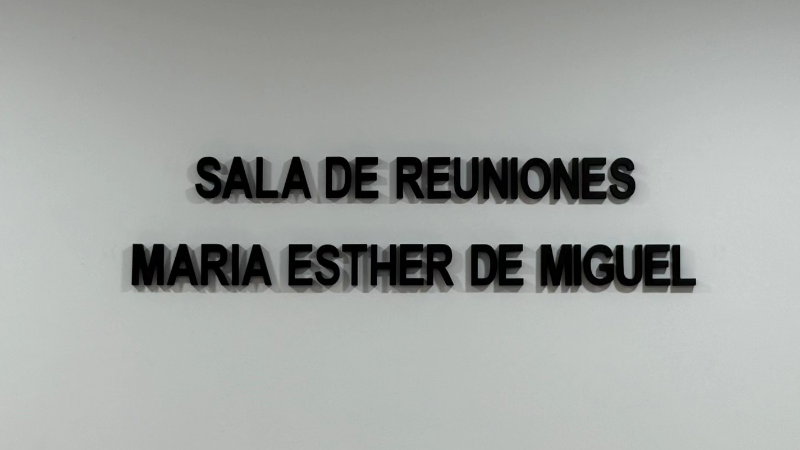 SE UNAUGURÓ LA NUEVA SALA DE REUNIONES MUNICIPAL QUE LLEVA EL NOMBRE DE MARÍA ESTHER DE MIGUEL