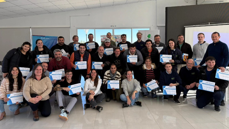 CULMINÓ CON ÉXITO EL TALLER "AUTOLIDERARME PARA LIDERAR" EN LARROQUE