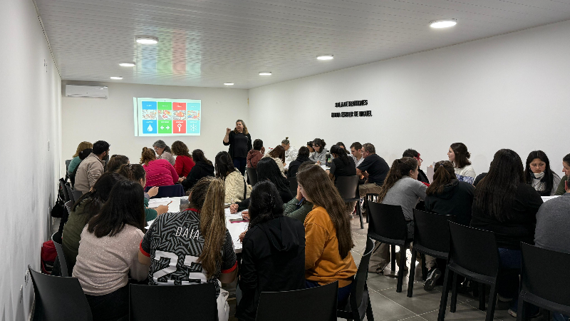 GRAN PARTICIPACIÓN EN EL CURSO DE MANIPULACIÓN DE ALIMENTOS EN LARROQUE