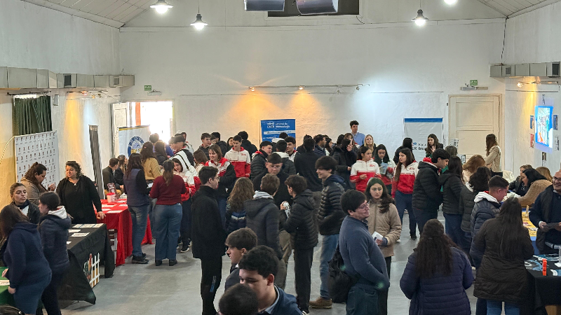 ÉXITO EN LA FERIA DE LAS CARRERAS 2025 EN LARROQUE