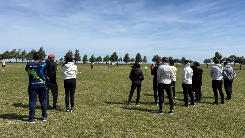 SE REALIZÓ LA CLÍNICA DE FÚTBOL EN LARROQUE