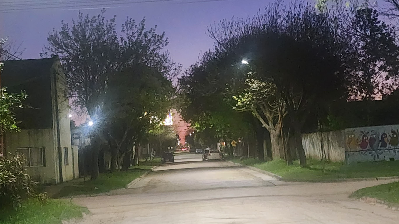 NUEVAS LUMINARIAS LED EN CALLE MARIANO MORENO
