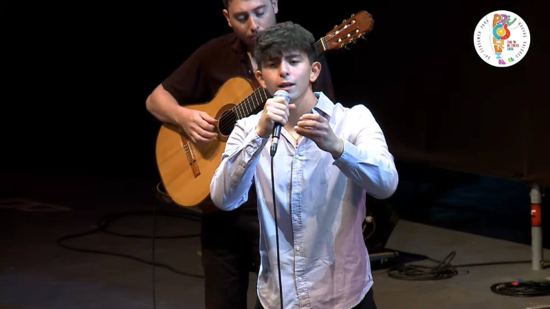 ORGULLO LARROQUENSE EN LOS GRANDES ESCENARIOS DEL FOLKLORE NACIONAL