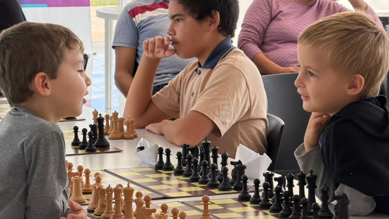 COMENZARON LAS CLASES MENSUALES DE AJEDREZ EN EL POLIDEPORTIVO MUNICIPAL