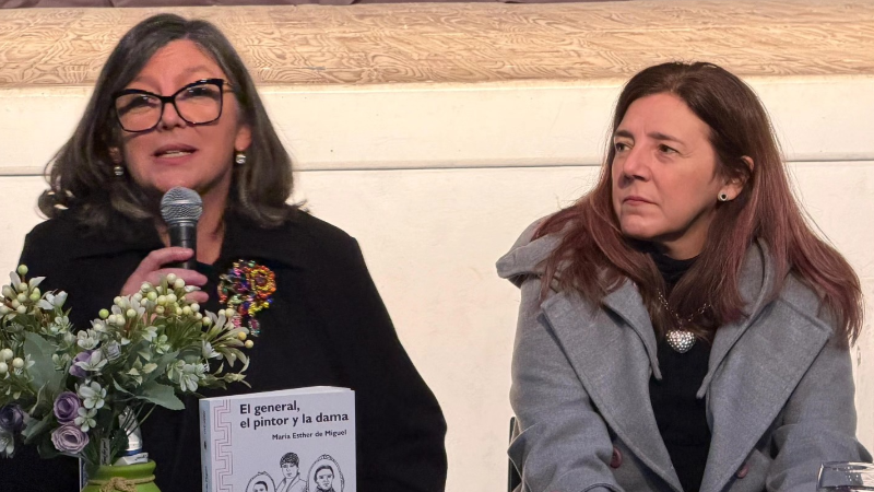 Oyé Ndén presentó en Larroque una nueva edición de El general, el pintor y la dama