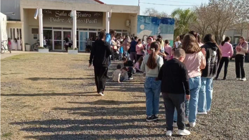 SE PROYECTÓ "CHARLIE, EL SUPERPERRO" EN UNA NUEVA PROPUESTA PARA LAS VACACIONES DE INVIERNO