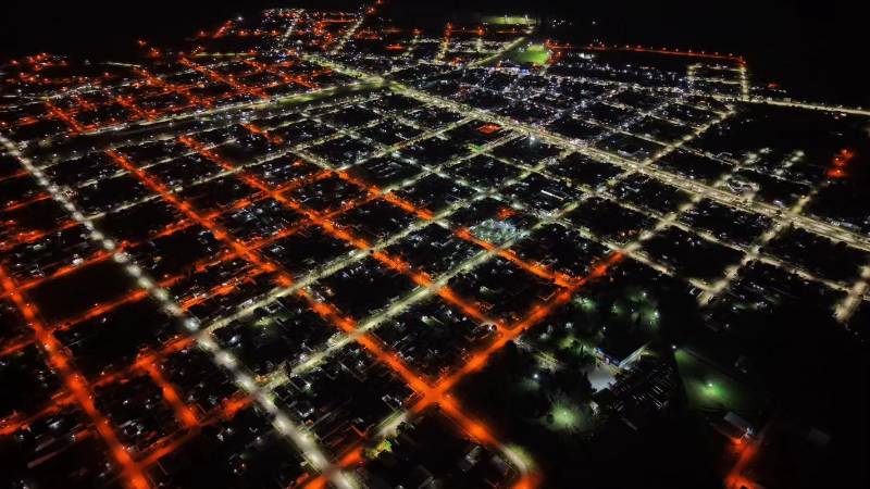 LARROQUE ALCANZÓ EL 70 % DE ILUMINACIÓN LED CON EL RECAMBIO DE MÁS DE 100 LUMINARIAS
