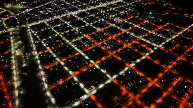 LARROQUE ALCANZÓ EL 70 % DE ILUMINACIÓN LED CON EL RECAMBIO DE MÁS DE 100 LUMINARIAS