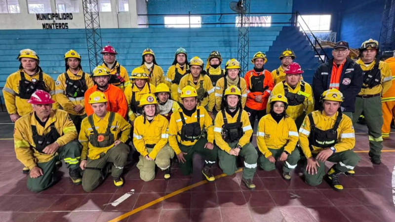 ORGULLO LARROQUENSE: BOMBEROS VOLUNTARIOS PRESENTES EN UN ENCUENTRO NACIONAL