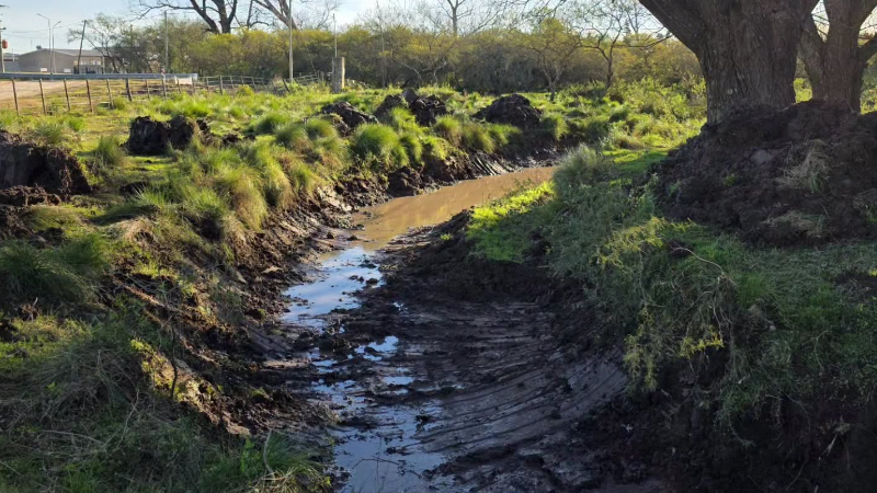 TRABAJOS DE MANTENIMIENTO PARA MEJORAR EL ESCURRIMIENTO DEL AGUA