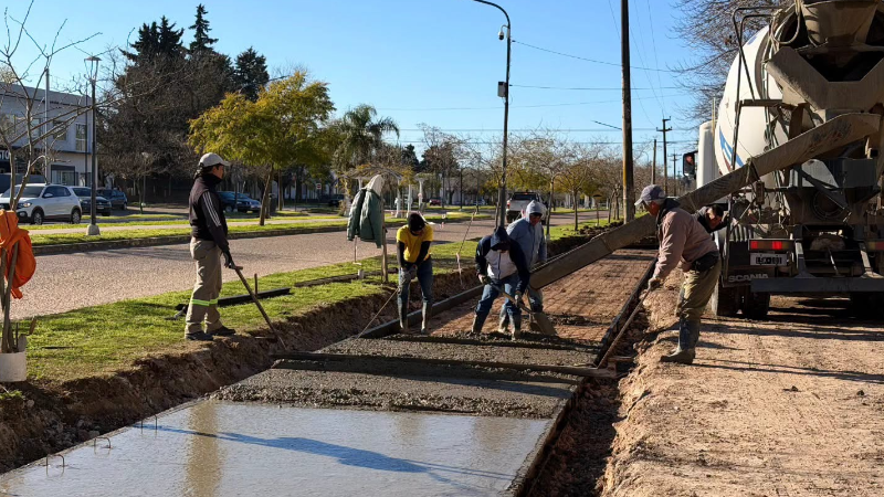 AVANZAN LAS OBRAS DE PUESTA EN VALOR DEL BOULEVARD URQUIZA