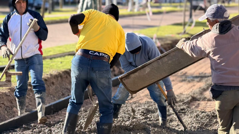 AVANZAN LAS OBRAS DE PUESTA EN VALOR DEL BOULEVARD URQUIZA